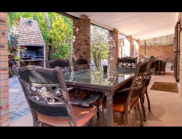 5 BEDROOM HOUSE FOR SALE IN MEER EN SEE